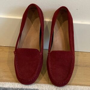 EUC  Vionic Suede Slip-On Loafer Size 10